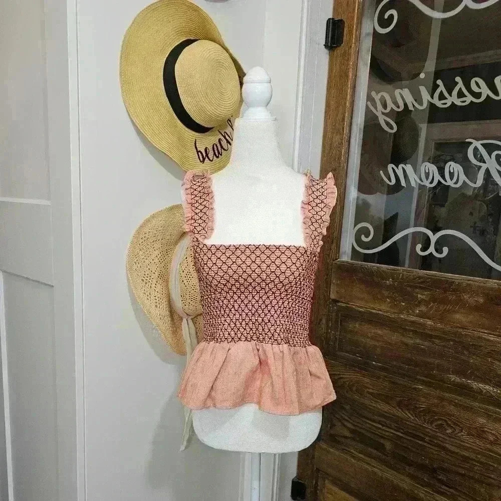 Line and Dot Women's Size S Zoe Smocked Top